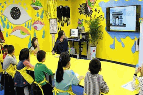 卿风国际美术教育